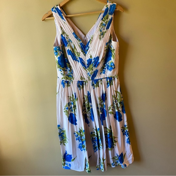 Boden Dresses & Skirts - Boden Women’s Serena Swishy Pink Blue Floral Dress V Neck Size 6R